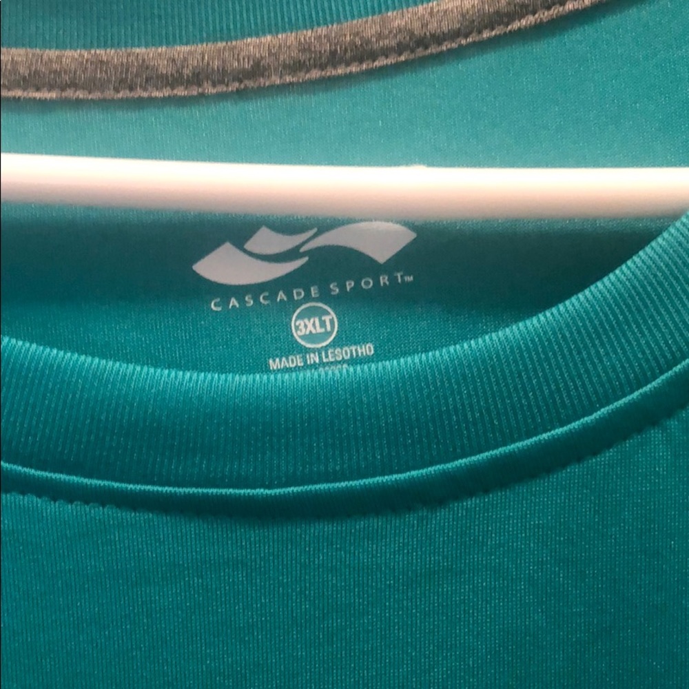 Performance shirt NWT - Picture 2 of 4